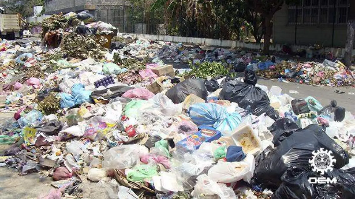 Acapulco - Basura en la zapata, diario recolectan hasta 10 toneladas